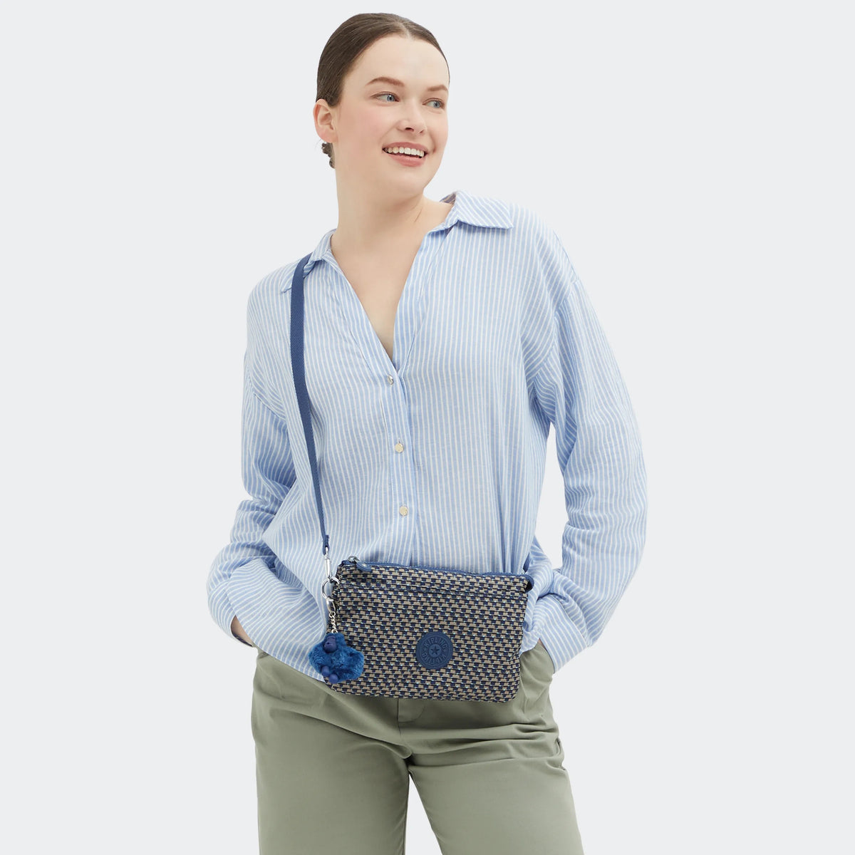 RIRI Blue on Wire - 2